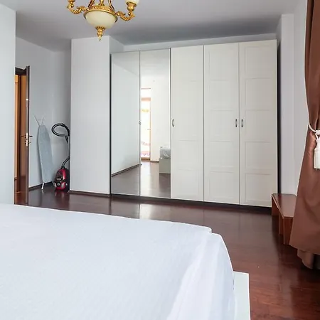Lux, Herastrau Own Yard Apartment Bukarest