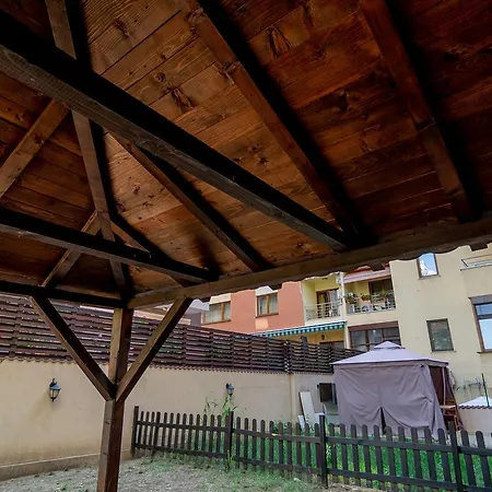 Lux, Herastrau Own Yard Apartment Bucharest