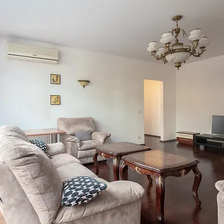 Lux, Herastrau Own Yard Apartment Bucharest