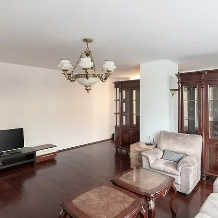Apartment Lux, Herastrau Own Yard Bukarest