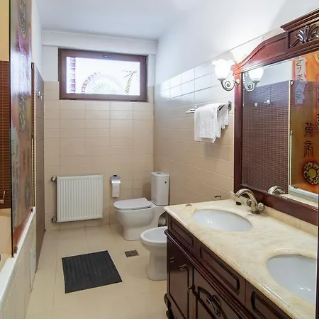 Apartment Lux, Herastrau Own Yard Bukarest