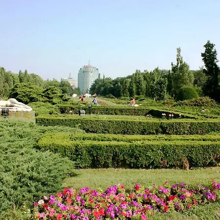 Lux, Herastrau Own Yard Apartment